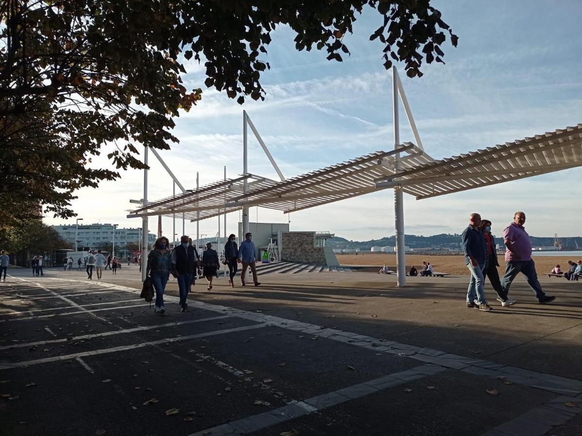 Poniente Beach Хихон Екстериор снимка