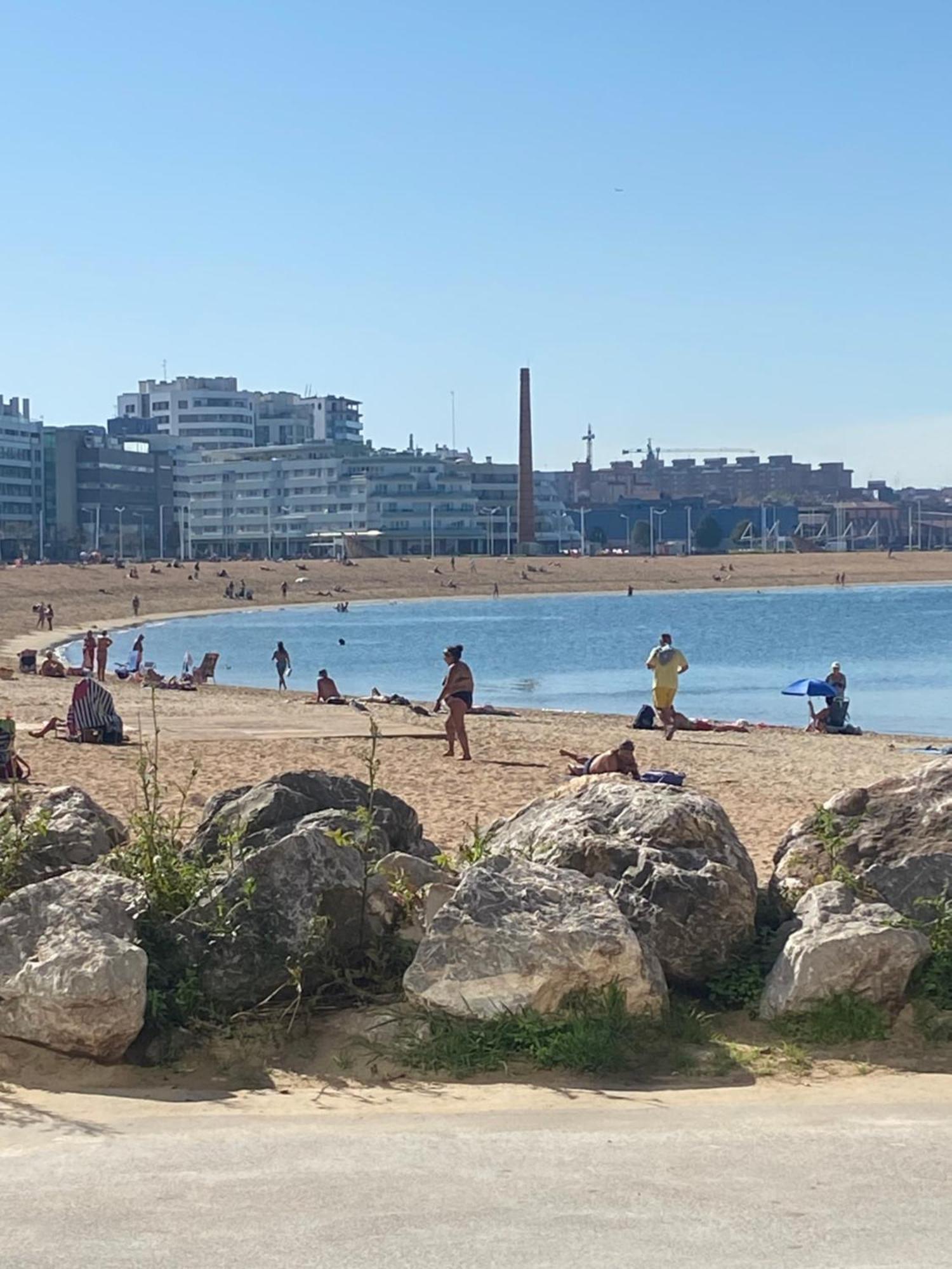 Poniente Beach Хихон Екстериор снимка