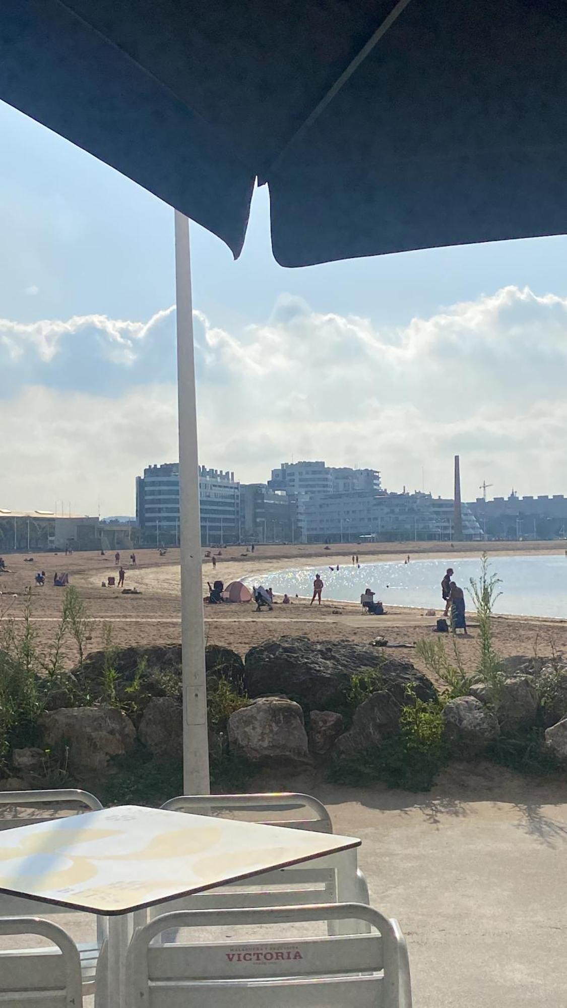 Poniente Beach Хихон Екстериор снимка