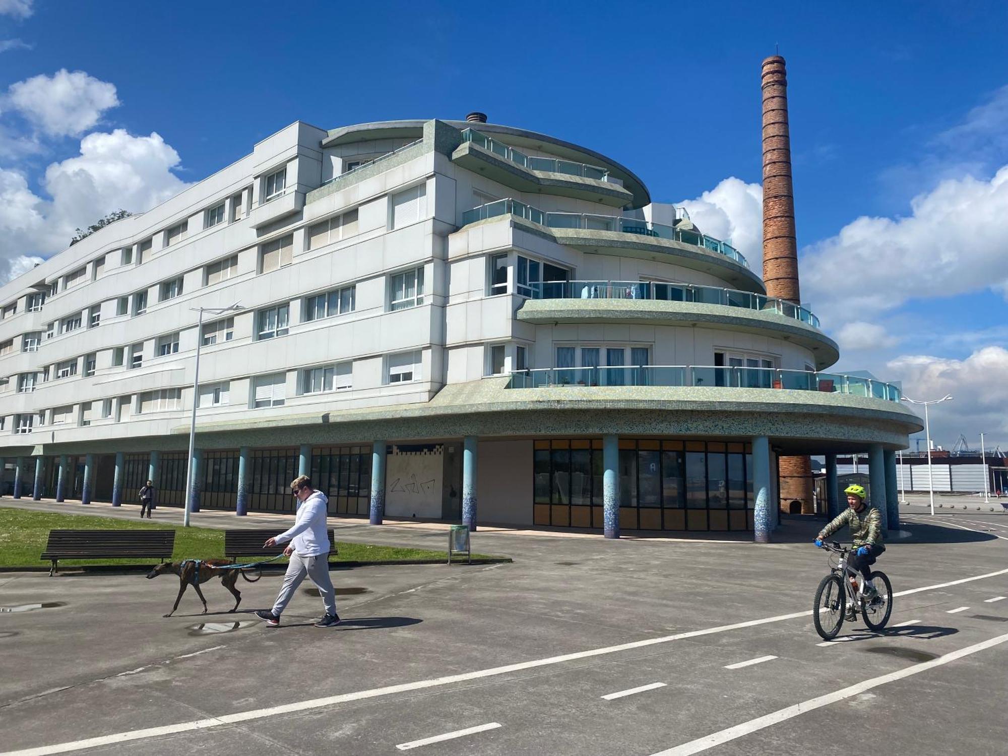 Poniente Beach Хихон Екстериор снимка
