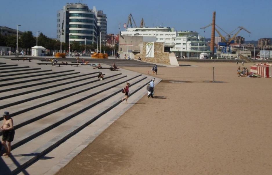 Poniente Beach Хихон Екстериор снимка